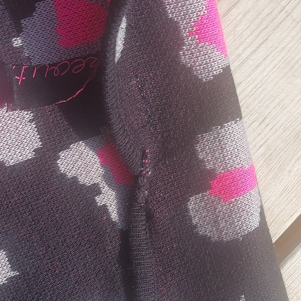 Sweater - Picture 4 of 6